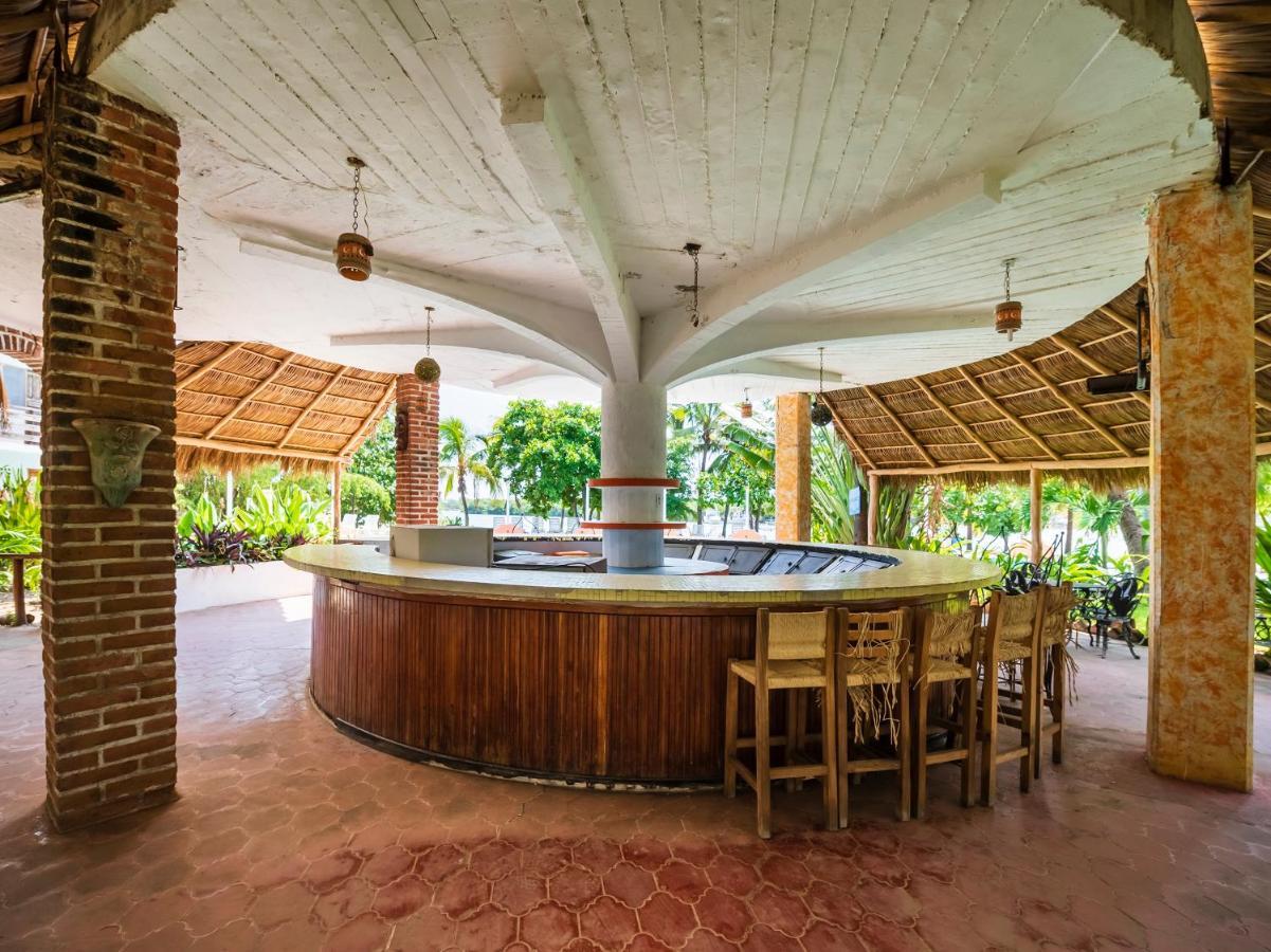 Oyo Hotel Sands Barra de Navidad Luaran gambar