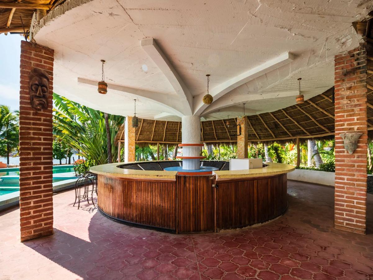 Oyo Hotel Sands Barra de Navidad Luaran gambar