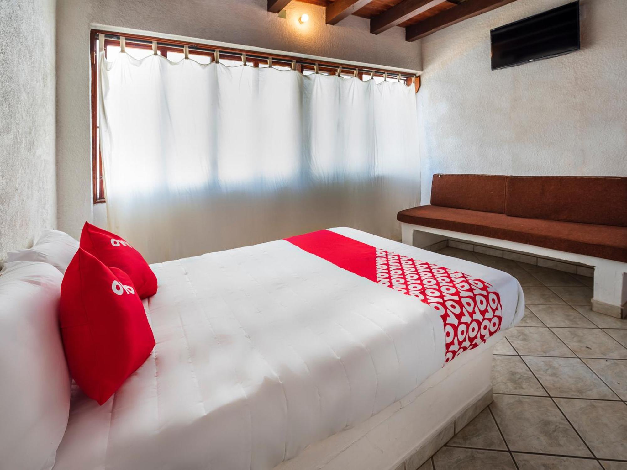 Oyo Hotel Sands Barra de Navidad Luaran gambar